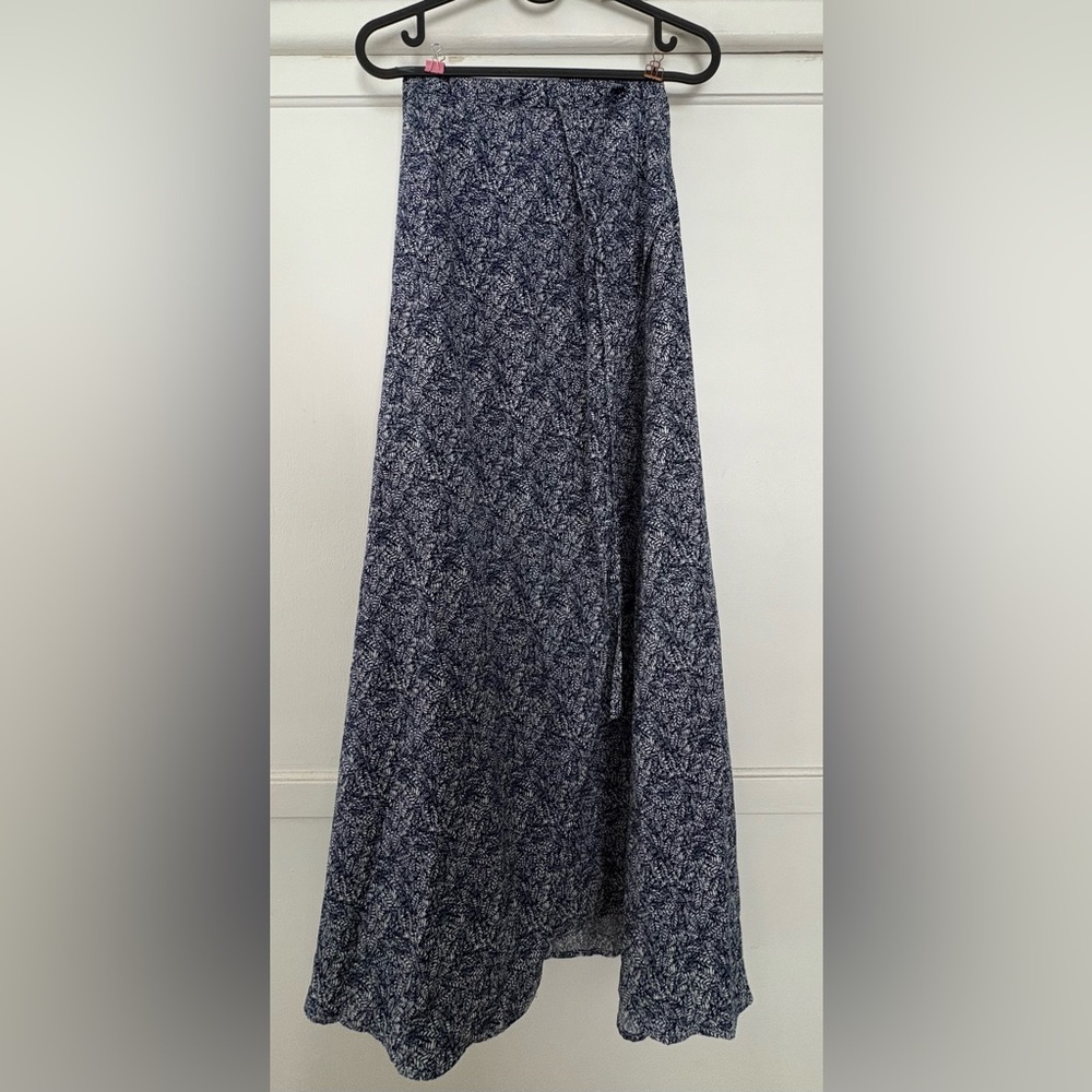 Lulus Blue and White Patterned Maxi Skirt size Small